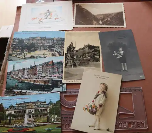 acht alte Ansichtskarten - Kitsch , Städte, Glückwünsche einige Feldpost 