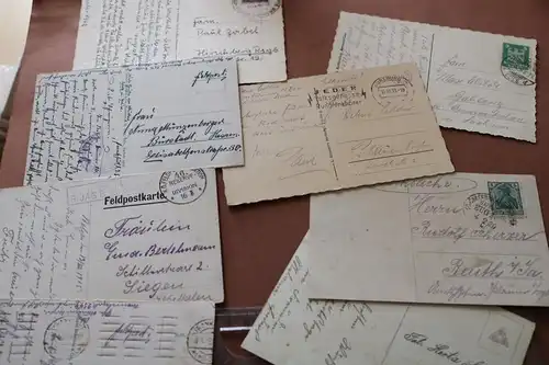 acht alte Ansichtskarten - Kitsch , Städte, Glückwünsche einige Feldpost 