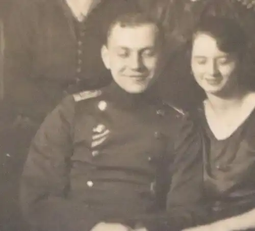 tolles altes Foto - Familie mit Soldat an Weihnachten 1921