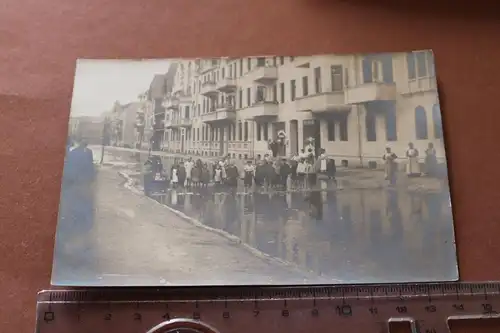 tolles altes Foto - Stadt - Häuser Strasse  Hochwasser ?? Ort ???