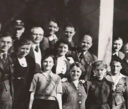 tolles altes Gruppenfoto vor ..... Haus Schwaben -  Ort ??? 30-40er Jahre