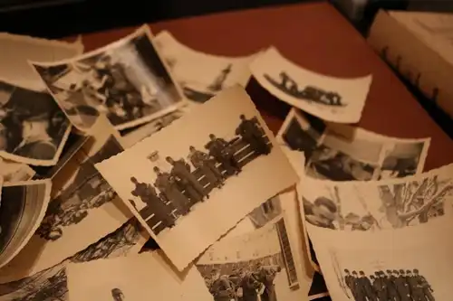 50 alte Fotos - letztes Aufgebot ??? sehr junge Soldaten - Mutters Natters