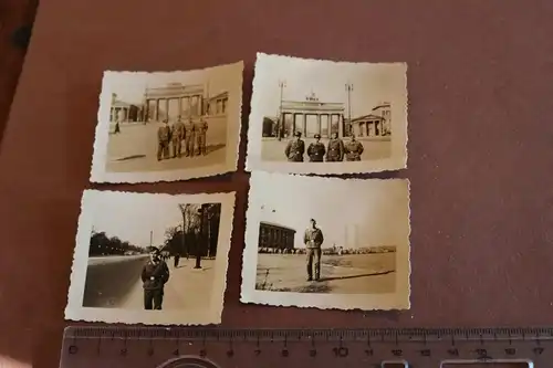 vier tolle alte Fotos - Soldaten Luftwaffe in Berlin - Brandenburger Tor usw.