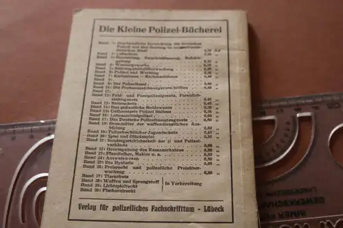 tolles altes Buch - kleine Polizei-Bücherei - Band 16 - Lebensmittelpolizei 1942