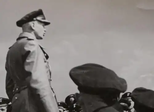 tolles altes Foto - Generaladmiral Kummetz und Matrosen  1944