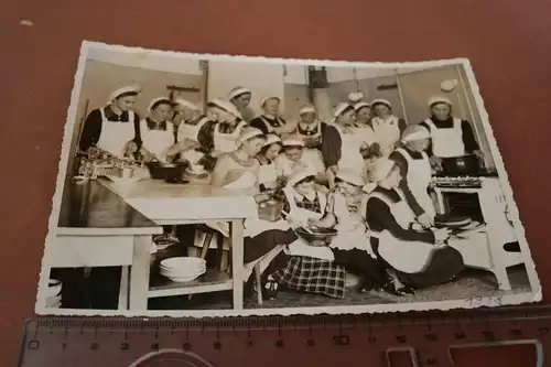 tolles altes Foto - Mädels - Hauswirtschaftschule ??  1938