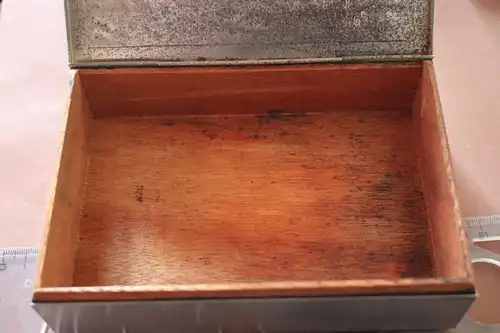 altes Zigaretten/ Zigarren -Etui - Box - Metall - Motiv Gefecht von Galeonen ? 
