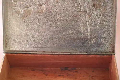 altes Zigaretten/ Zigarren -Etui - Box - Metall - Motiv Gefecht von Galeonen ? 
