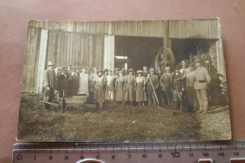 tolles altes Foto - Landarbeiter und Soldaten mit Dampfdreschmaschine 1914-18 ?
