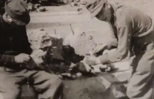 drei Fotos von einem Soldaten - Feldmütze - Ort ???