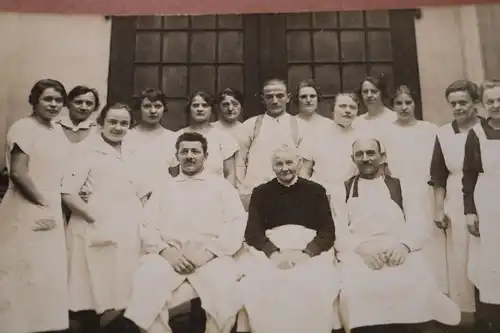 tolles altes Gruppenfoto - Mitarbeiter des Atlantik Hotel Hamburg ?? 1925