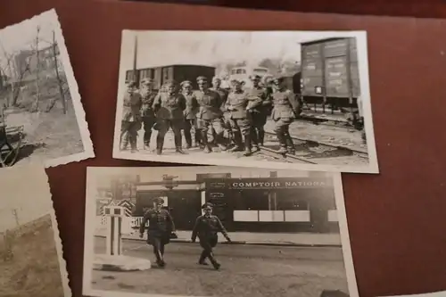 neun alte Fotos - Soldaten, vers Orte Paris , Negri-Hütte usw.  -MG, 