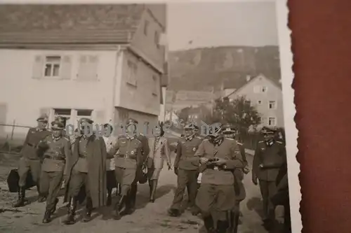altes Foto Gruppe hochdekorierter Offiziere - viele Abzeichen 