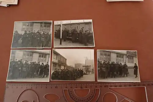 fünf alte Fotos - Soldaten bereit für Abfahrt - Bahnhof  Berlin Friedrichstrasse