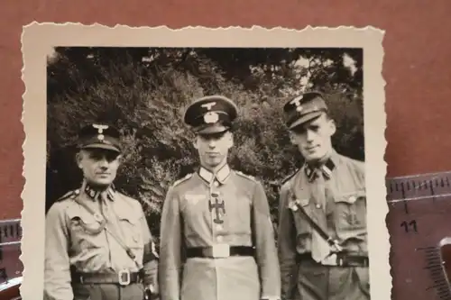 altes Foto - Portrait drei  Soldaten  1938 - rückseitig beschrieben