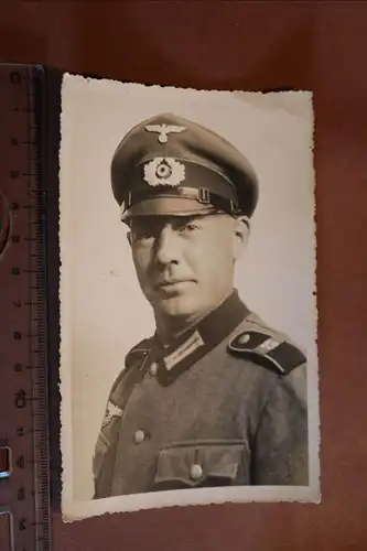 tolles altes Foto - Portrait eines Soldaten Schirmmütze Schulterlitze 22