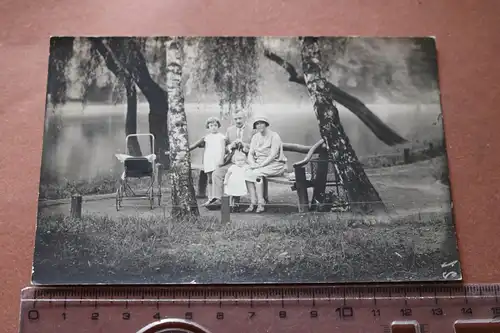 tolles altes Familienfoto im Park von Saarbrücken 1910-20