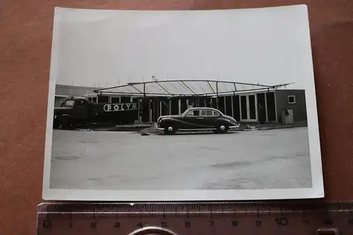 tolles altes Foto - Oldtimer BMW 501/502 und LKW der Firma Polyma  60-70er Jahre