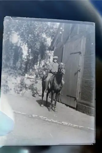 tolles altes Glasnegativ - Mann auf Pferd 1910-20 ??
