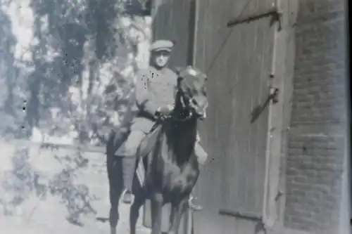 tolles altes Glasnegativ - Mann auf Pferd 1910-20 ??