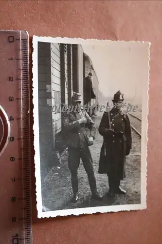 tolles altes Foto - deutscher Gebirgsjäger und ungarischer Polizist Kakastollas