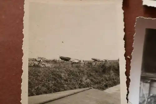 10 tolle alte Fotos- Soldaten , Feldflugplatz bei Cherbourg  Frankreich