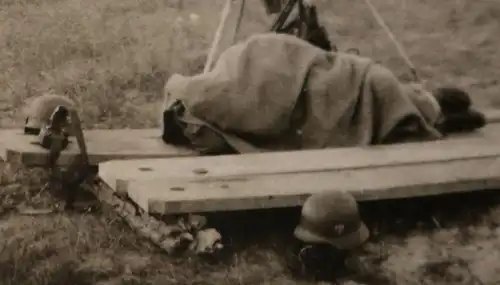 sechs alte Fotos- Soldaten  zerstörte Technik, Panzer -  Bjaresina Russland 1940