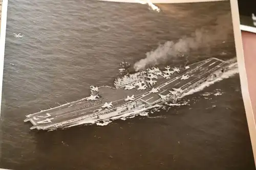 zwei  tolle alte Fotos Flugzeugträger - USS Franklin D. Roosevelt u. Capt Hansen