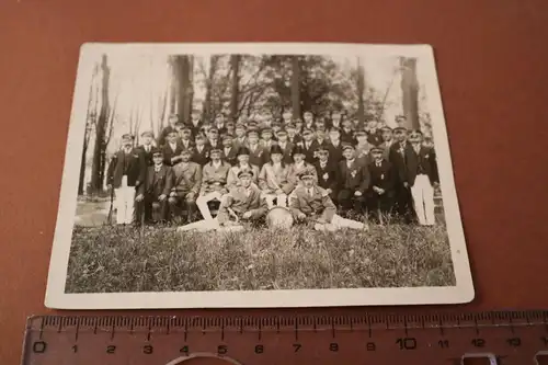 tolles altes Gruppenfoto - Verein ??? Studentenschaft ??? Ältere und Jüngere