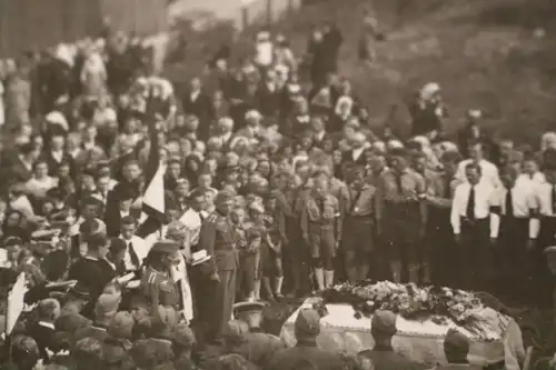 altes Foto - Beisetzung - Sarg viele Menschen deutsche Soldaten Stary Smokovec ?