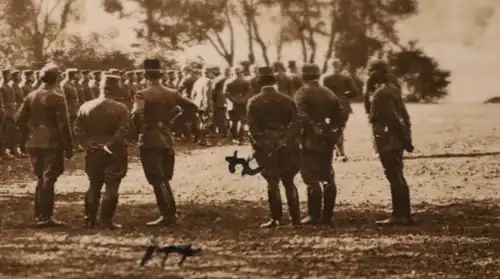 altes Foto - Gruppenfoto  hoher Besuch bei den Soldaten - 1917