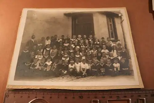 tolles altes Foto - Schulklasse - Mädchen und Jungen - Ort ??  1910-20 