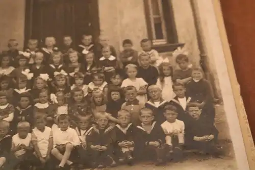 tolles altes Foto - Schulklasse - Mädchen und Jungen - Ort ??  1910-20