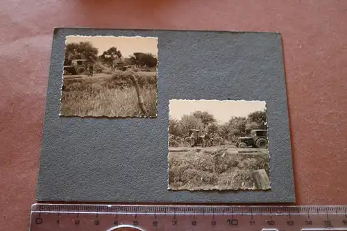 vier alte Fotos   Soldaten ?? mit alten Traktoren, Schlepper am arbeiten