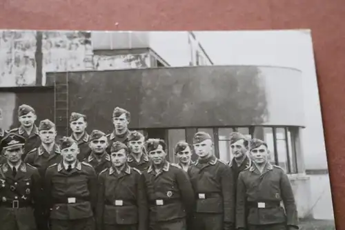 altes Repro-Foto - Gruppe Soldaten der Luftwaffe - Spanienkreuz