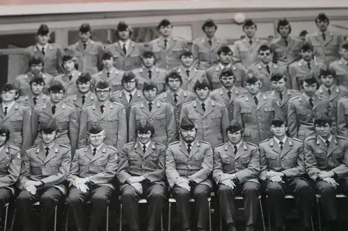 altes  Gruppenfoto Bundeswehr - Ausbildungskompanie 13/2  Rotenburg 1971