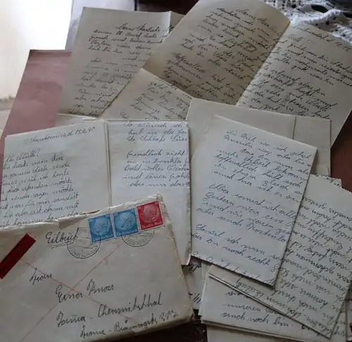 ein Briefumschlag mit elf Briefen darin von Vati an die Mutti 40er Jahre