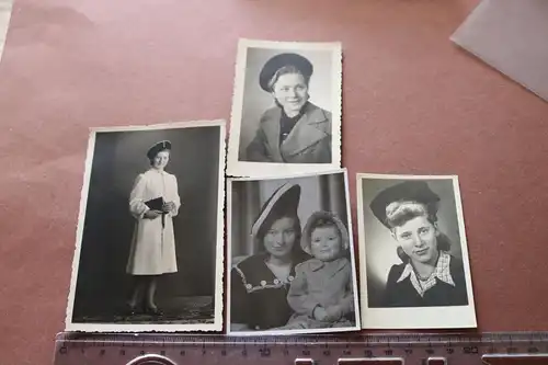vier tolle alte Fotos - Frauen mit Hüte - 30-50er Jahre ???