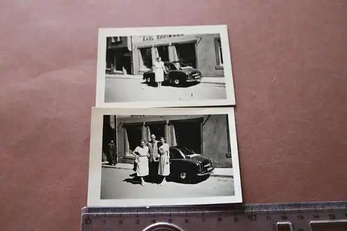 zwei tolle alte Fotos Kleinstoldtimer Goggomobil  mit  Person  50-60er Jahre