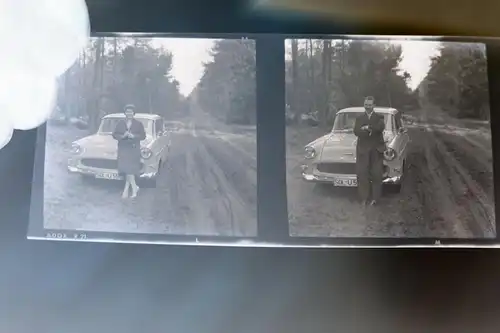 zwei tolle alte Negative - Frau und Mann mit Opel Oldtimer  - 50-60er Jahre ??