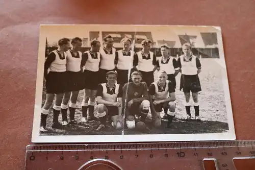 tolles altes Mannschaftsfoto - Fußball  Verein FSV - Alter ??