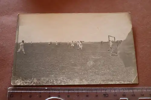 tolles altes Foto Fußballspiel - Fußball - Soldaten am Rand schauen zu 20-30er J