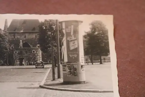 tolles altes Foto - Litfasssäule mit Zigarettenwerbung Orienta ? Aachen