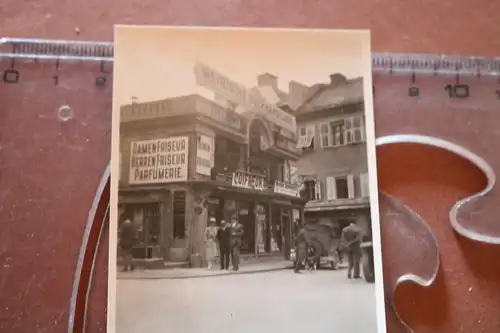 tolles altes Foto Gebäude Mayrische Buchhandlung, Friseur usw - 20-30er Jahre