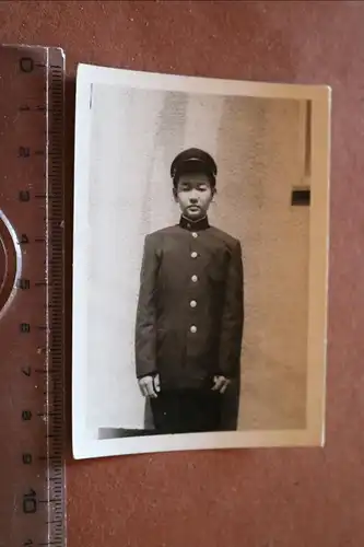 altes Foto - Portrait eines japanischen Jungen in Uniform  Shinkitano 1965