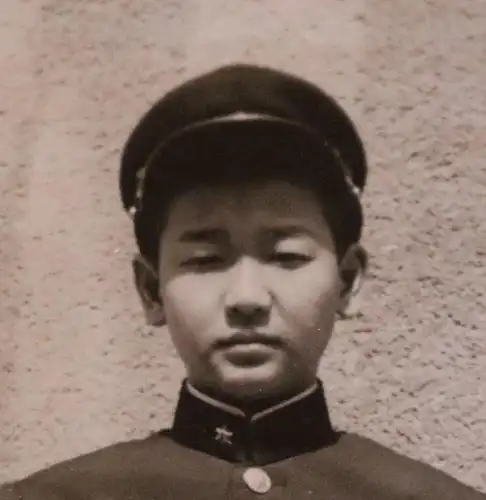 altes Foto - Portrait eines japanischen Jungen in Uniform  Shinkitano 1965