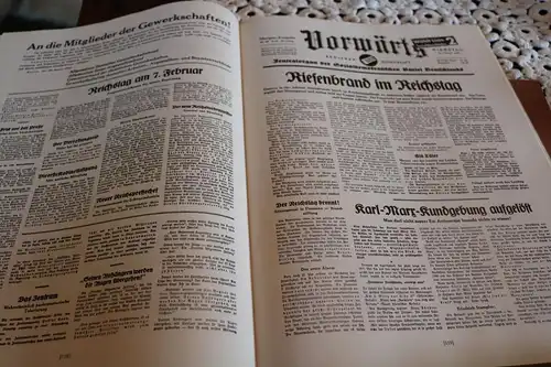 großes Buch Zeitungen  Sozialdemokraten  Vorwärts 1876 - 1976 in Faksimiles 