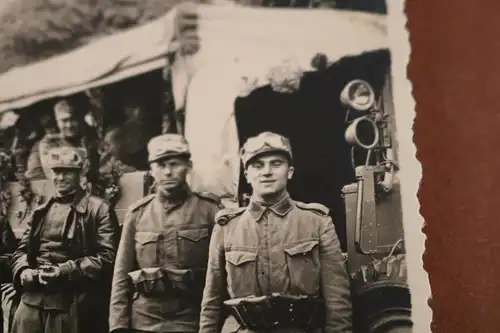 tolles altes Foto - österreichische Soldaten - Fahrer ?? Schutzbrillen 