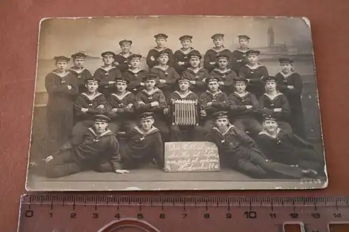 tolles altes Gruppenfoto - Matrosen der 1. Minen. Abteilung - Cuxhaven 1918