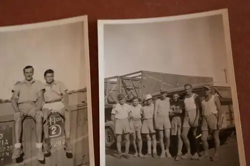 vier alte Fotos deutsche Soldaten - POW Camp Afrika ? 1946 